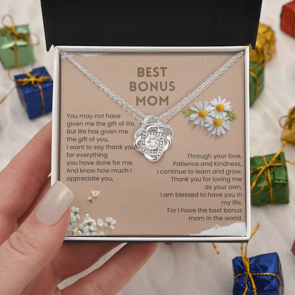 Best Bonus Mom In The World Love Knot Necklace